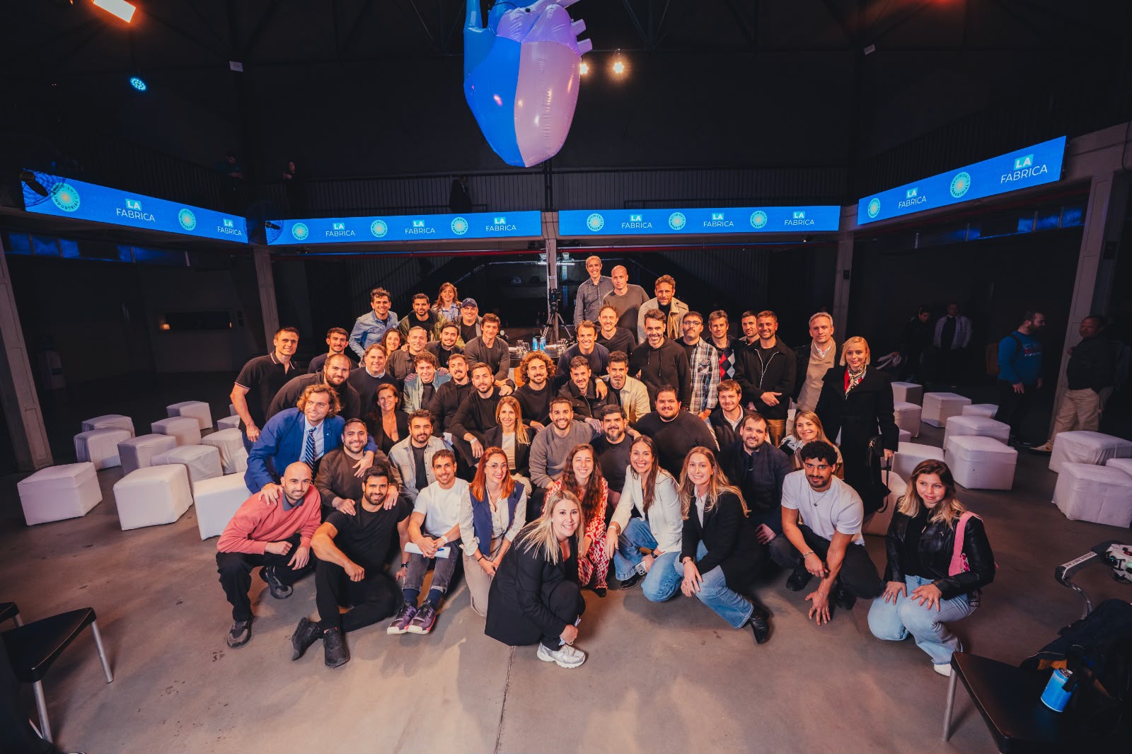 Equipo de La Fábrica y Movimiento Industrial con el corazón industrial