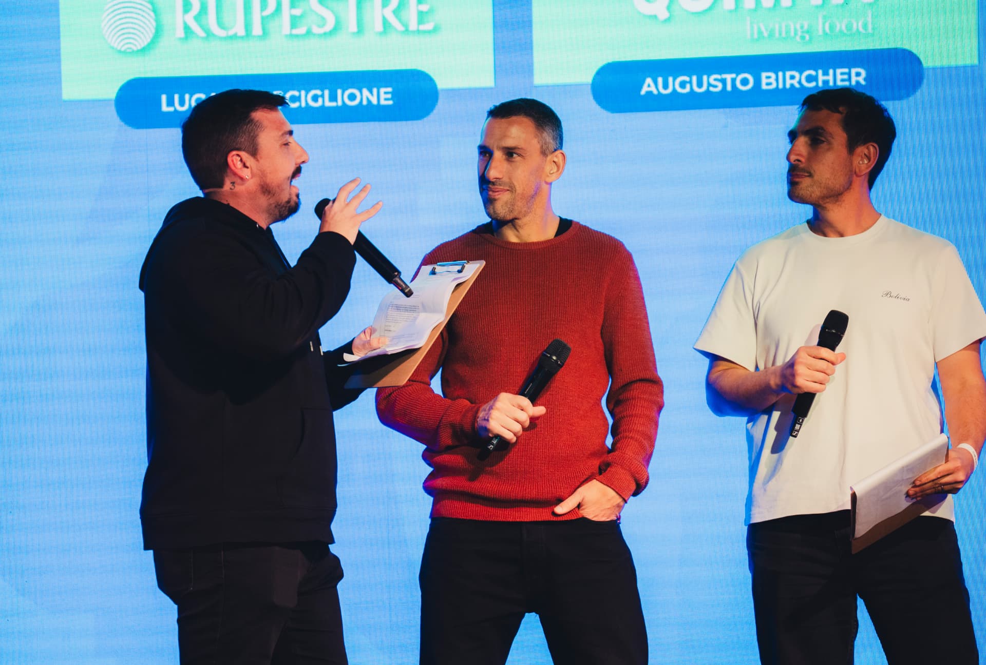 Conversación en el escenario de Fabricando Futuro